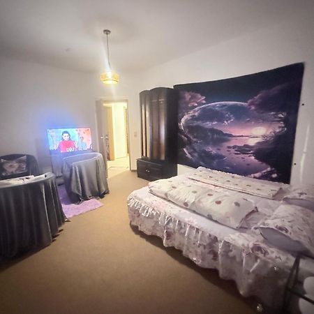 Ferienzimmer Healing Und Montuerwohnung Вайсенфельс Экстерьер фото