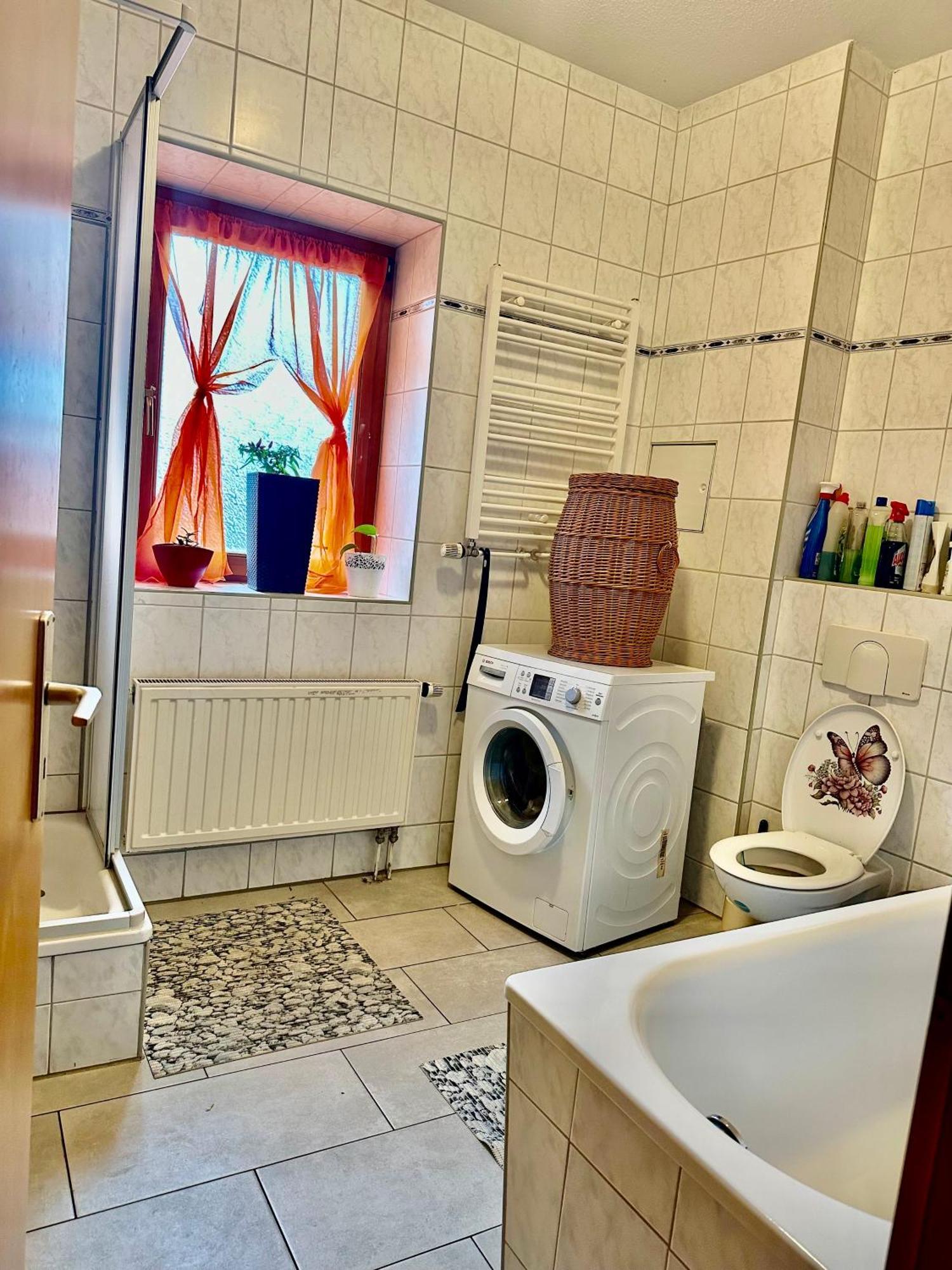 Ferienzimmer Healing Und Montuerwohnung Вайсенфельс Экстерьер фото