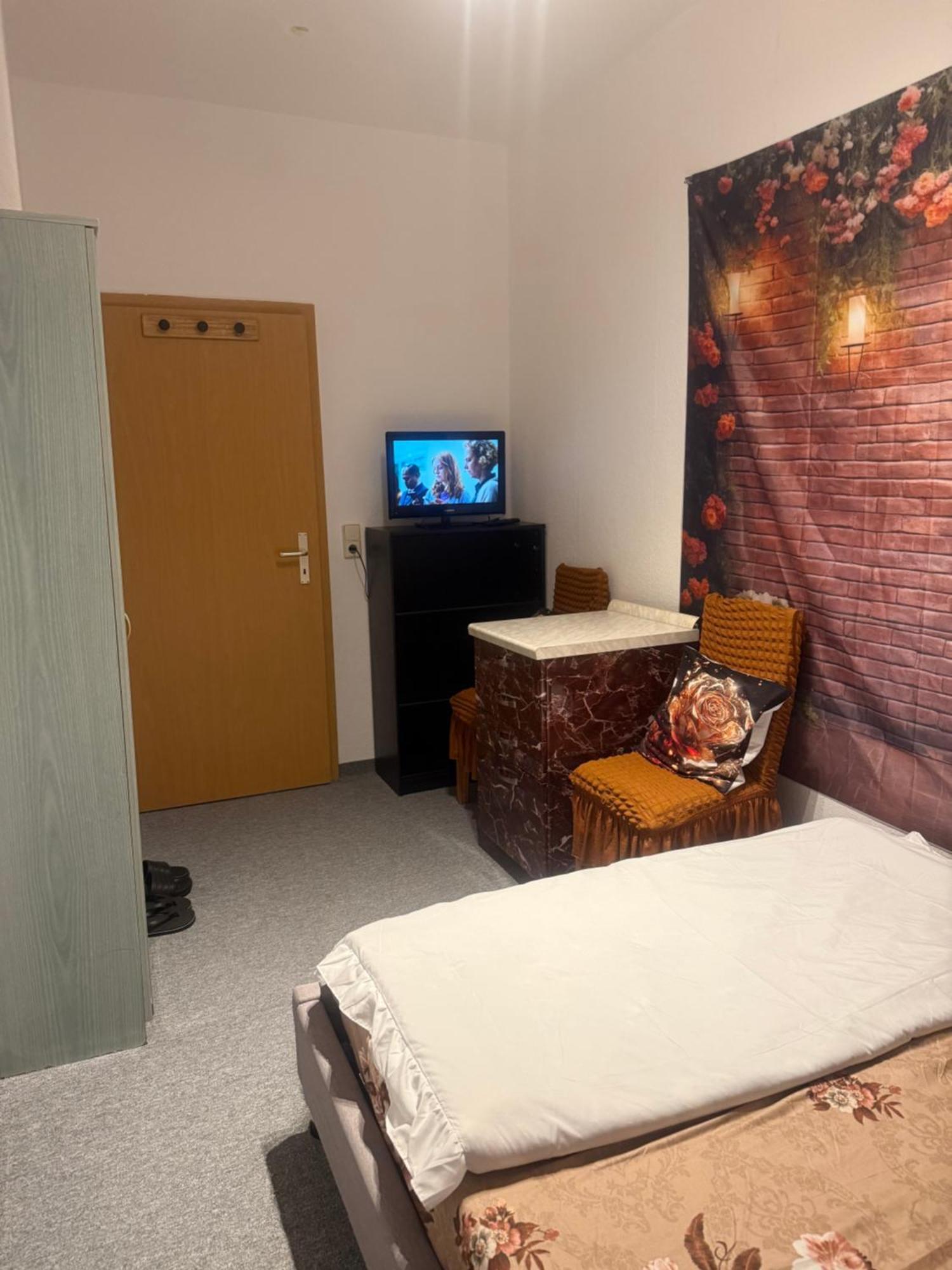 Ferienzimmer Healing Und Montuerwohnung Вайсенфельс Экстерьер фото